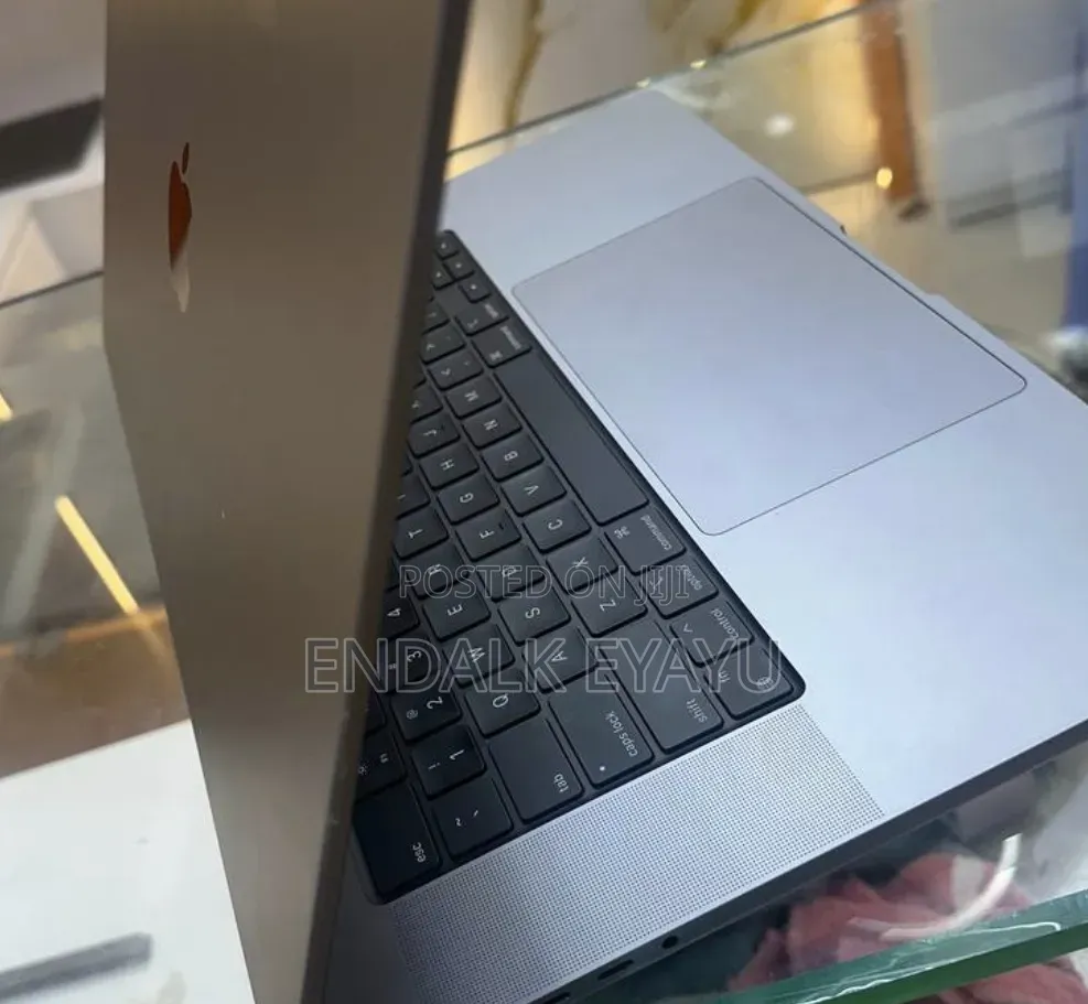 New Laptop Apple MacBook Pro 16GB Apple M1 Pro SSD 512GB