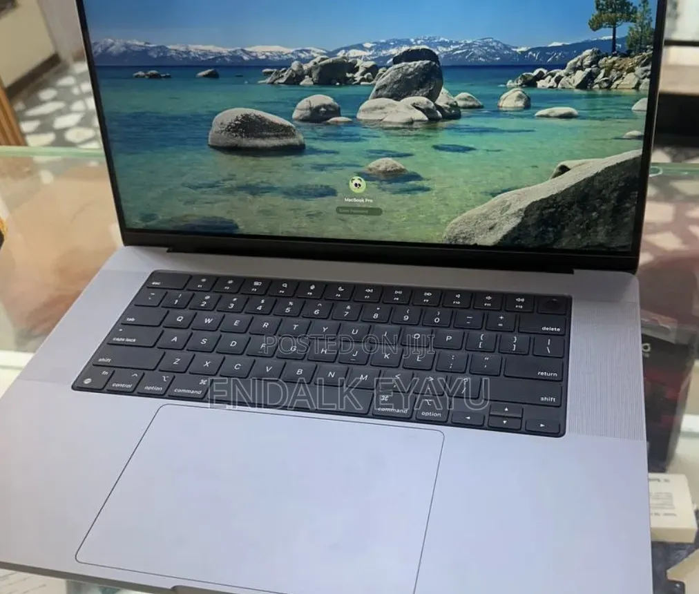 New Laptop Apple MacBook Pro 16GB Apple M1 Pro SSD 512GB