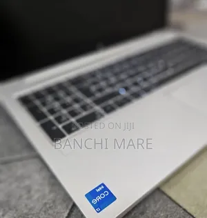 New Laptop HP ZBook Firefly G8 16GB Intel Core i7 SSD 512GB