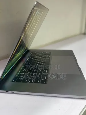 New Laptop Apple MacBook Pro 2019 16GB Intel Core i9 SSD 1T