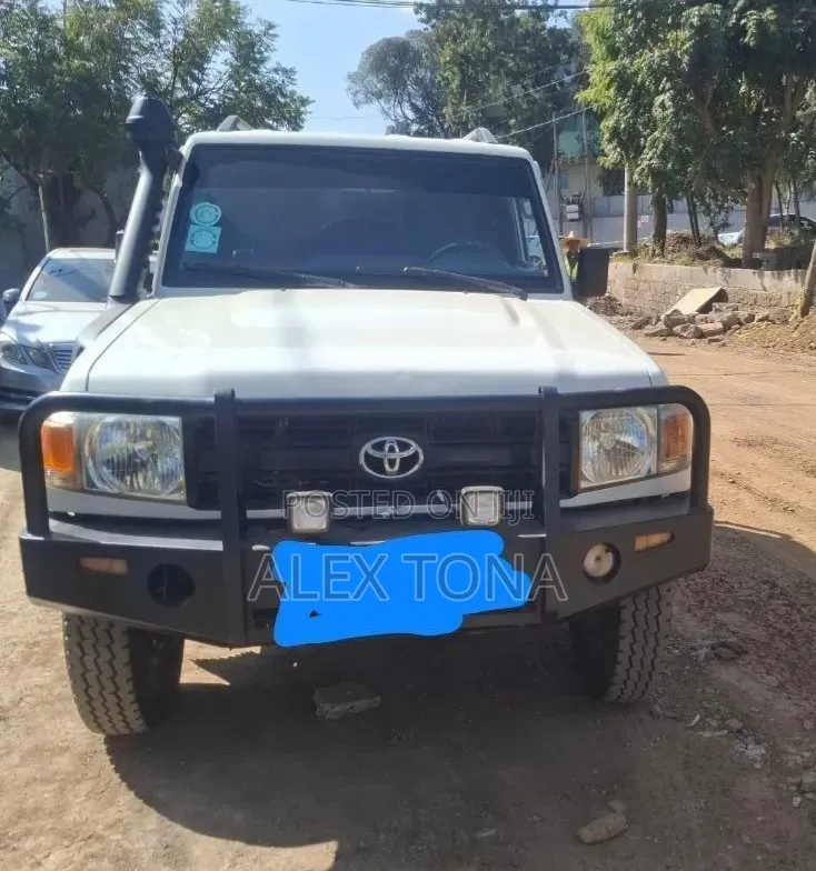 Toyota Land Cruiser 2019 White
