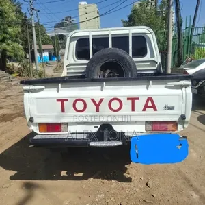 Toyota Land Cruiser 2019 White