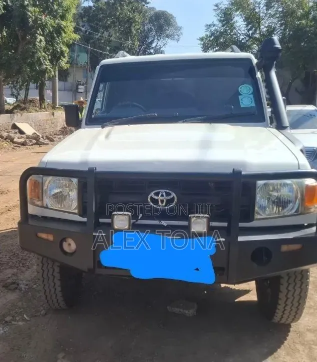 Toyota Land Cruiser 2019 White