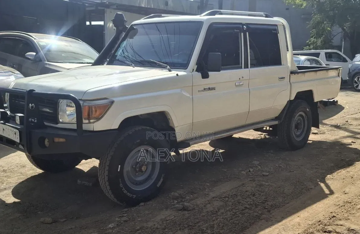 Toyota Land Cruiser 2019 White