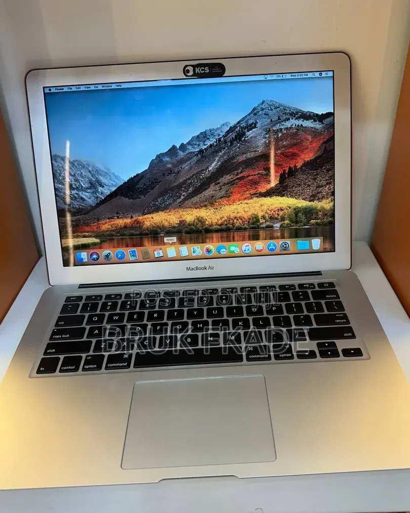 New Laptop Apple MacBook 2017 8GB Intel Core i5 SSD 256GB