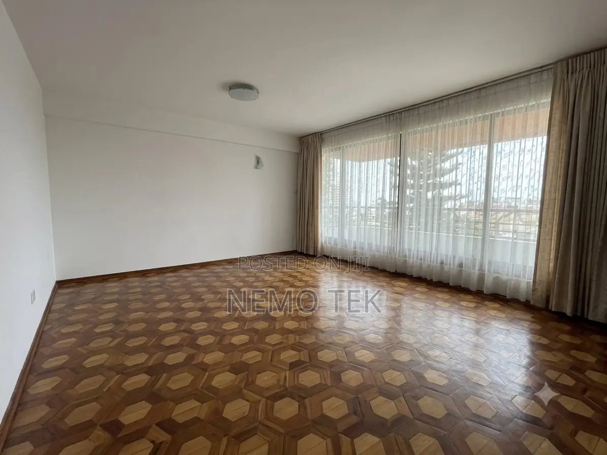5bdrm Mansion in Luke Real Estate, Yeka for rent