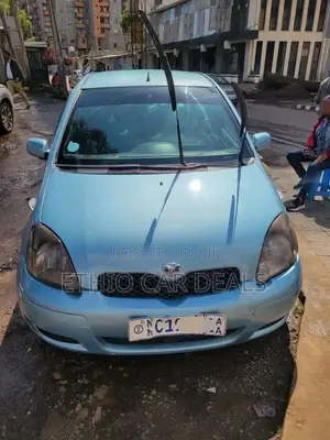 Toyota Vitz 2002 Blue