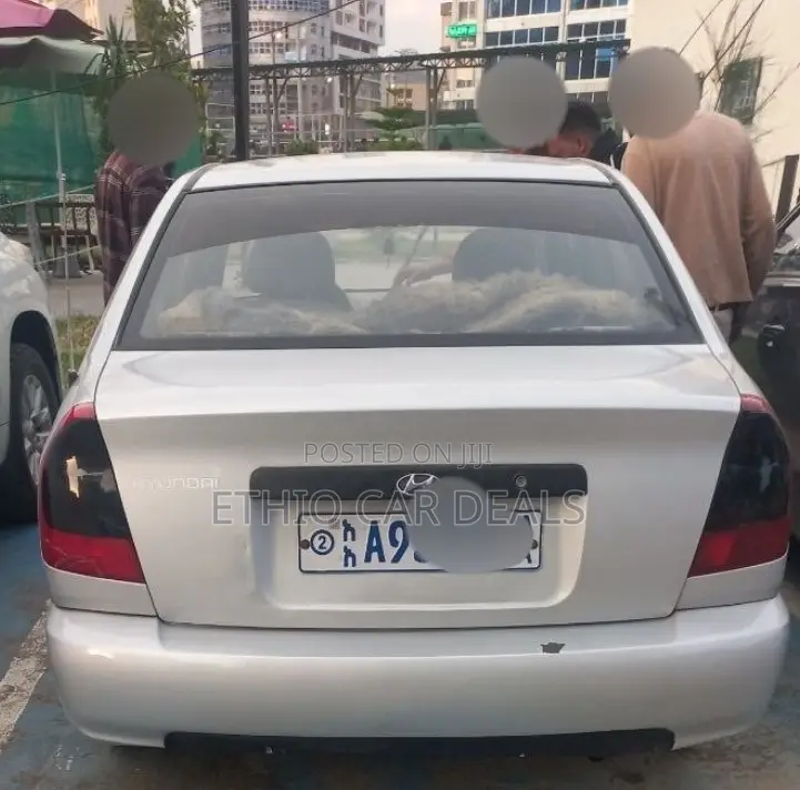 Hyundai Accent Automatic 2000 Silver