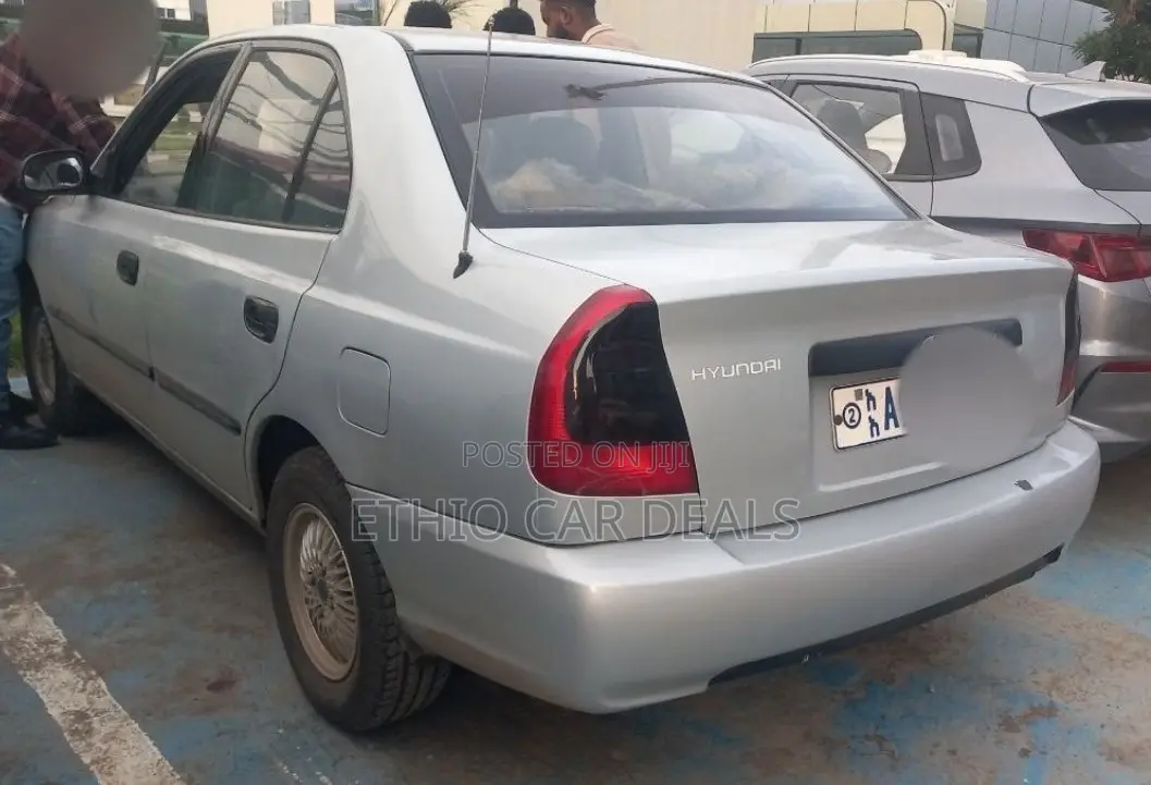 Hyundai Accent Automatic 2000 Silver