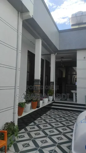 Furnished 4bdrm Villa in L-Shape House, Akaky Kaliti for sale