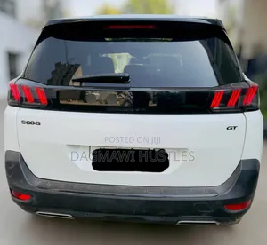 Peugeot 5008 2022 White