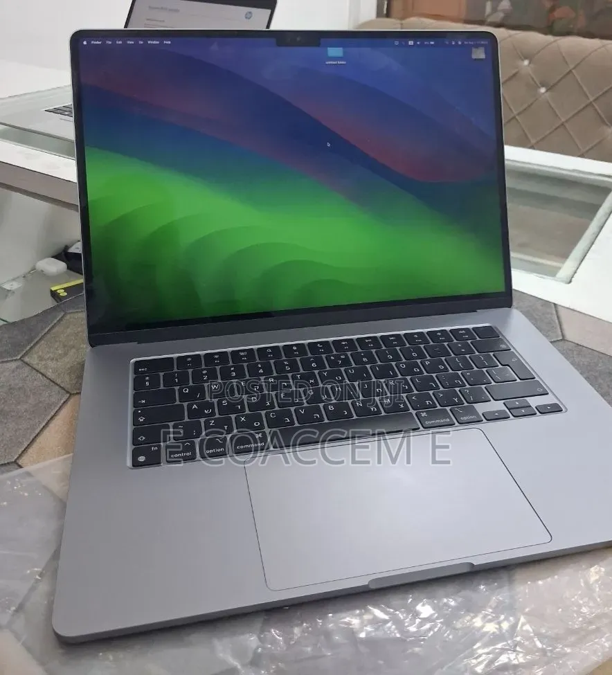 New Laptop Apple MacBook 8GB Apple M3 SSD 512GB