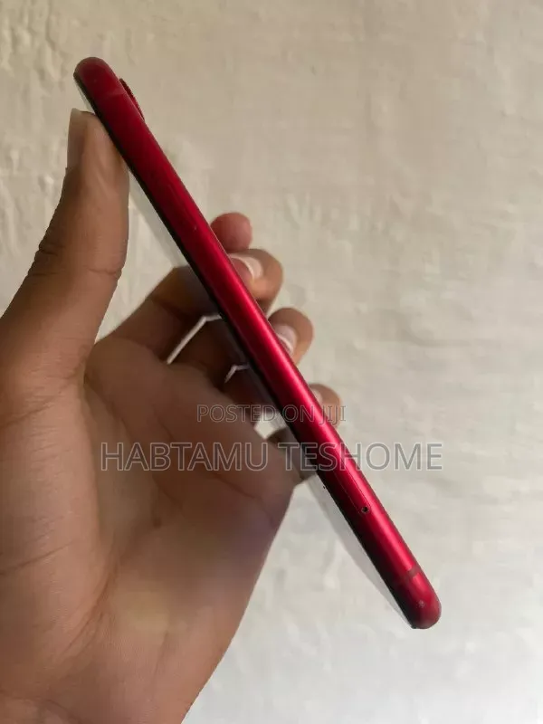 Apple iPhone XR 64 GB Red