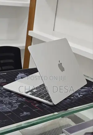 New Laptop Apple MacBook Air 2024 M3 16GB Apple M3 SSD 256GB