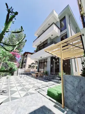 5bdrm Villa in Bole for sale