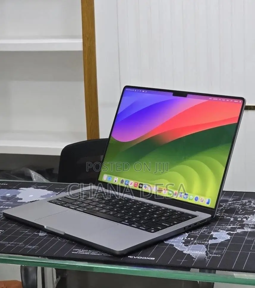 New Laptop Apple MacBook Pro 2023 M3 8GB Apple M3 Pro SSD 512GB