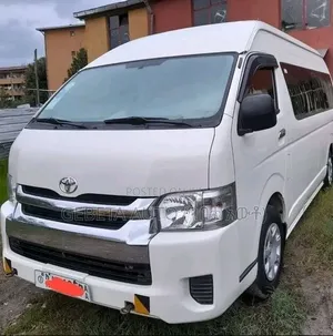 Toyota HiAce 2016