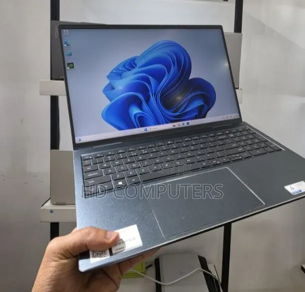 New Laptop Dell Inspiron 15 16GB Intel Core i7 SSD 512GB