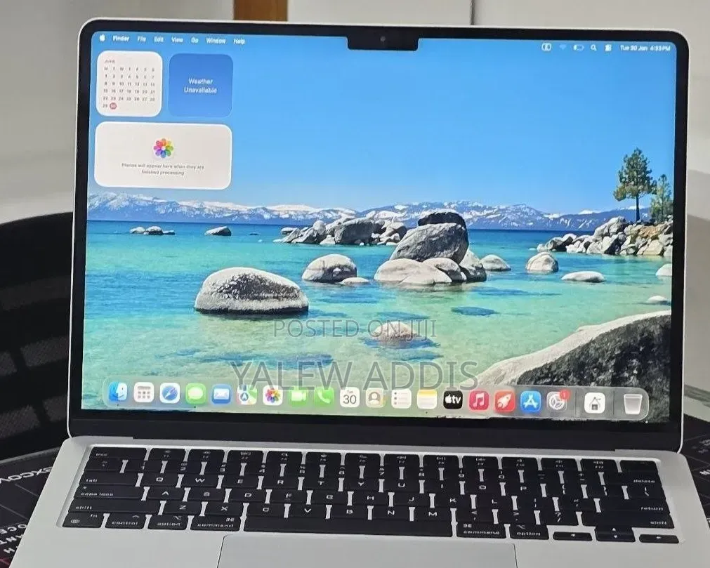 New Laptop Apple MacBook Air 2024 M3 16GB Apple M3 SSD 256GB