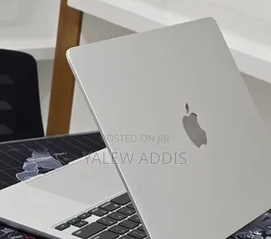 New Laptop Apple MacBook Air 2024 M3 16GB Apple M3 SSD 256GB