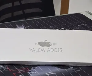 New Laptop Apple MacBook Air 2024 M3 16GB Apple M3 SSD 256GB