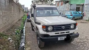 Toyota Land Cruiser 2003 White