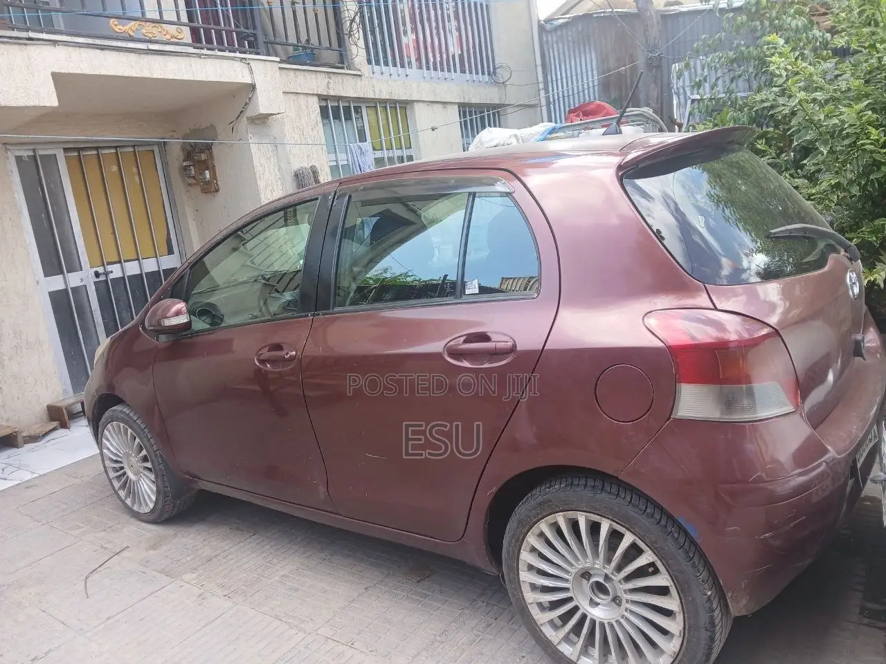 Toyota Yaris Base Hatchback 3dr 2010 Burgundy