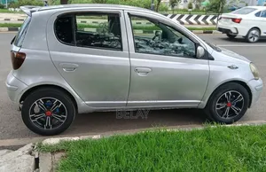 Toyota Vitz 2002 Silver