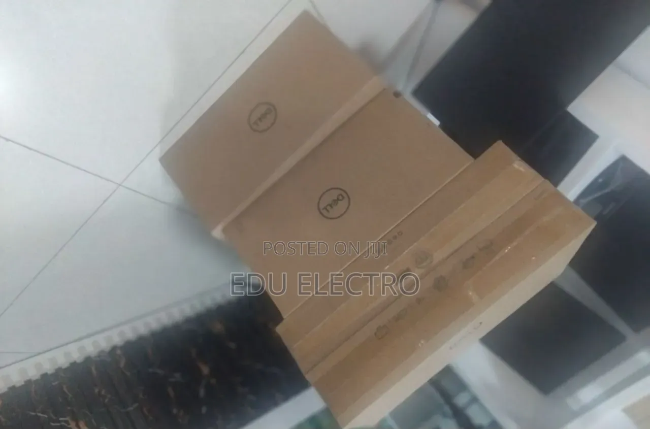 New Laptop Dell G15 5530 8GB Intel Core i5 SSD 1T