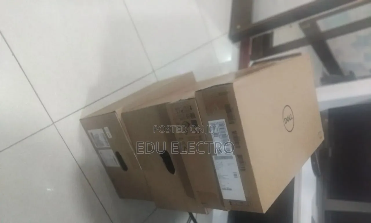 New Laptop Dell G15 5530 8GB Intel Core i5 SSD 1T