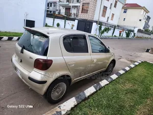 Toyota Vitz 2002 Gold