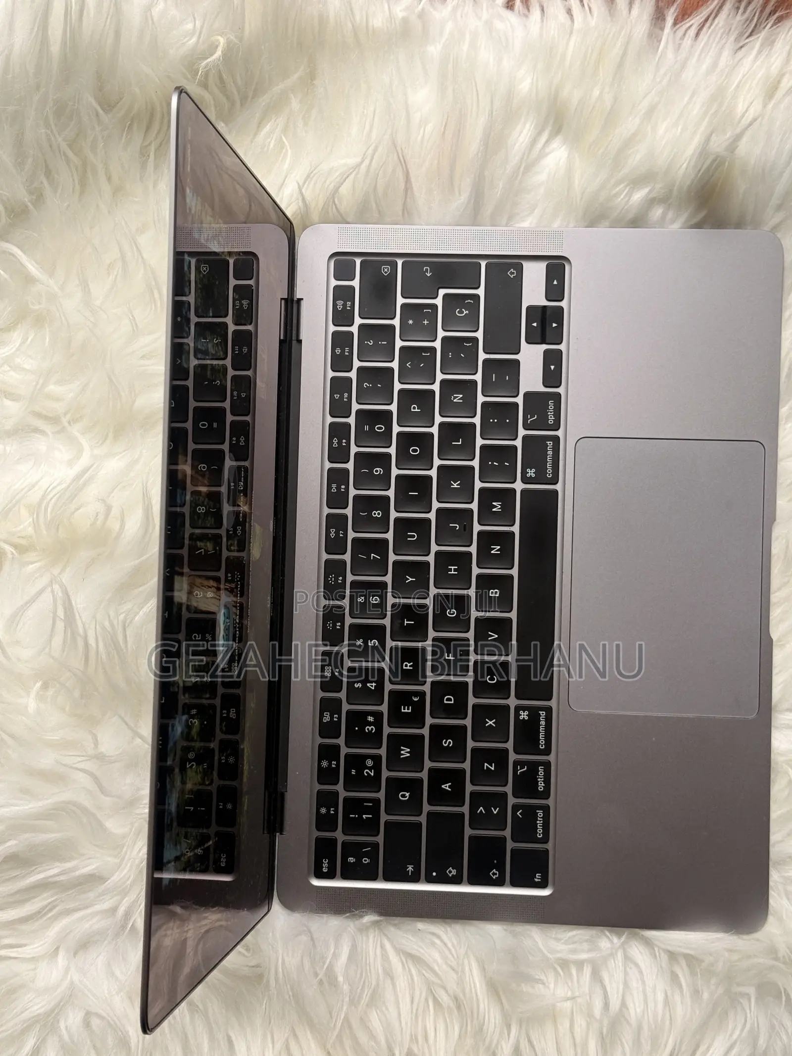 New Laptop Apple MacBook Air 2020 8GB Intel Core i5 SSD 512GB