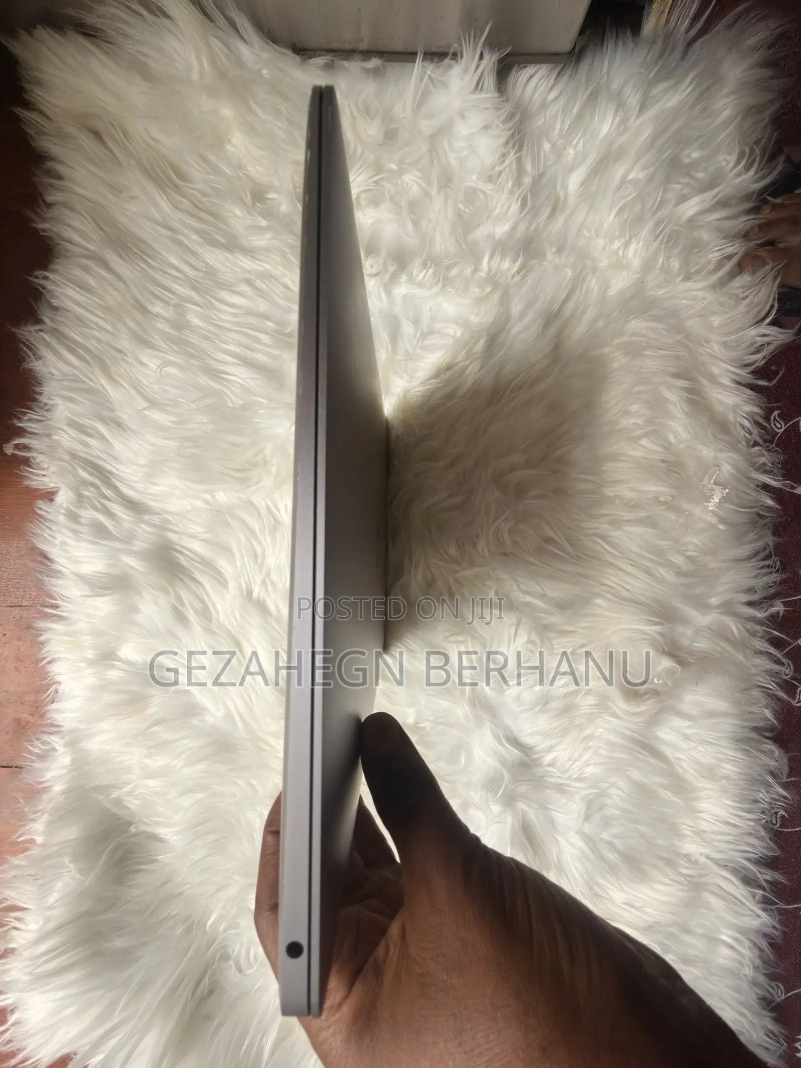 New Laptop Apple MacBook Air 2020 8GB Intel Core i5 SSD 512GB