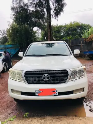 Toyota Land Cruiser 2009 White
