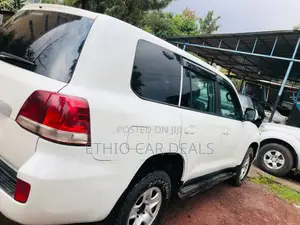 Toyota Land Cruiser 2009 White