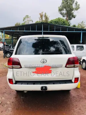 Toyota Land Cruiser 2009 White
