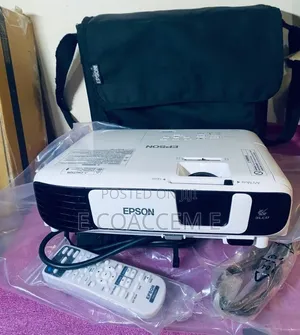 Epson Projector Model Name: EB-S41 Has Bag and Remote