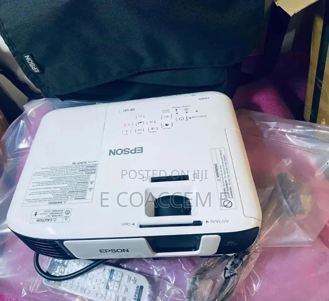 Epson Projector Model Name: EB-S41 Has Bag and Remote