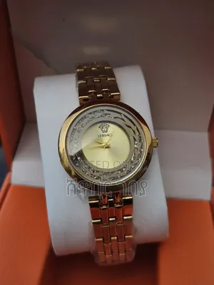 Designer Style Round Watch Champagne Dial Crystal Cut Inner Gold Band