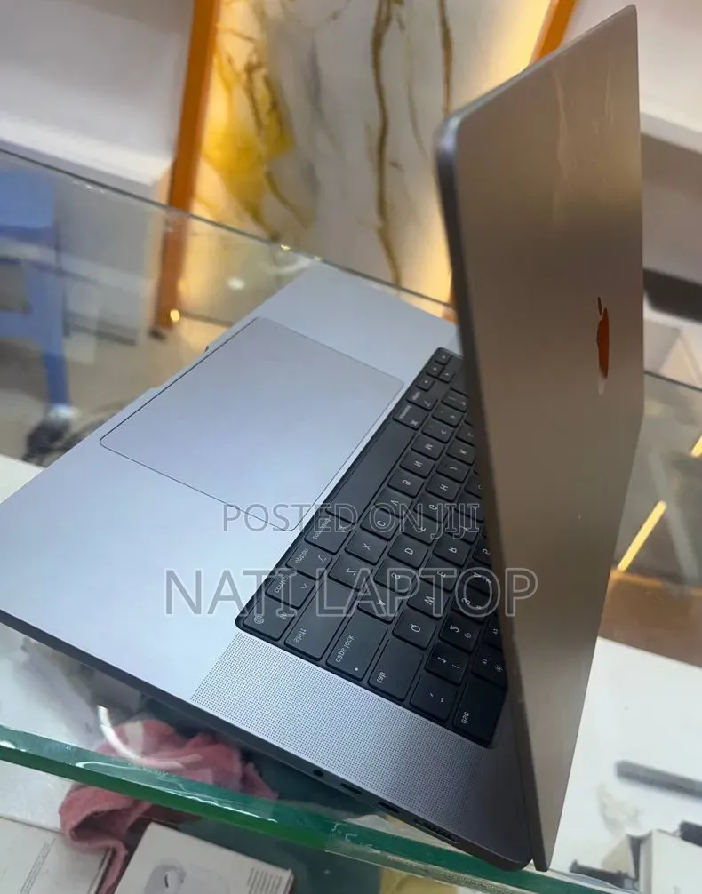 New Laptop Apple MacBook Pro 2021 M1 32GB Apple M1 SSD 512GB