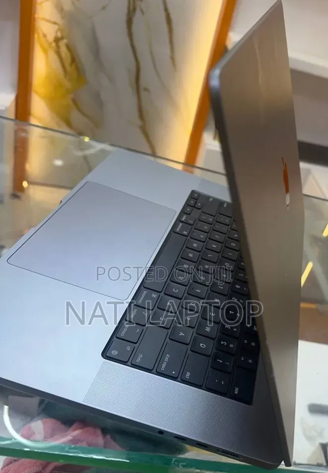 New Laptop Apple MacBook Pro 2021 M1 32GB Apple M1 SSD 512GB