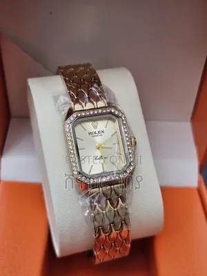 Designer Style Octagonal Watch Cream Dial Crystal Bezl Fish Scale Band