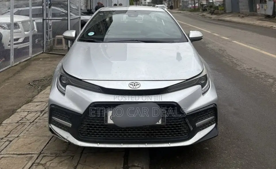 Toyota Corolla 2022 Silver
