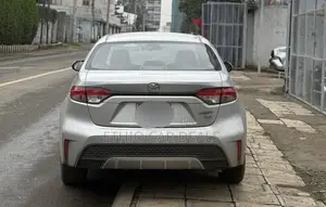 Toyota Corolla 2022 Silver