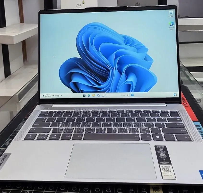 New Laptop Lenovo IdeaPad 520 16GB Intel Core i5 SSD 512GB