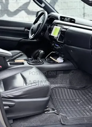 Toyota Hilux 2021 Blue
