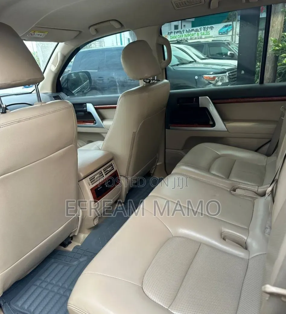 Toyota Land Cruiser 2014