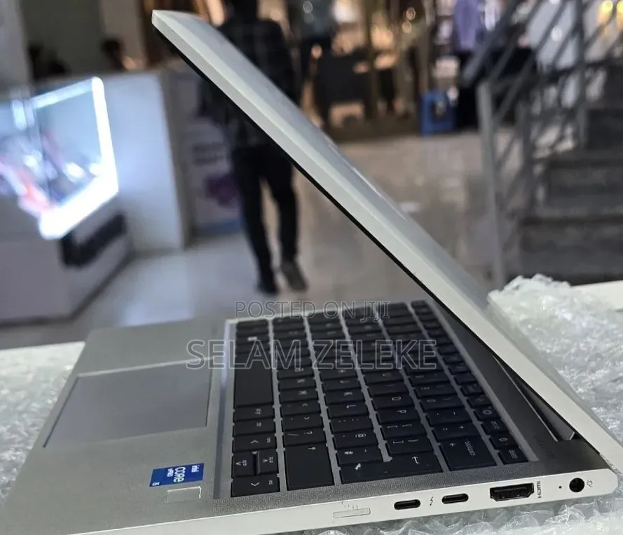 New Laptop HP EliteBook 830 G8 16GB Intel Core i5 SSD 512GB