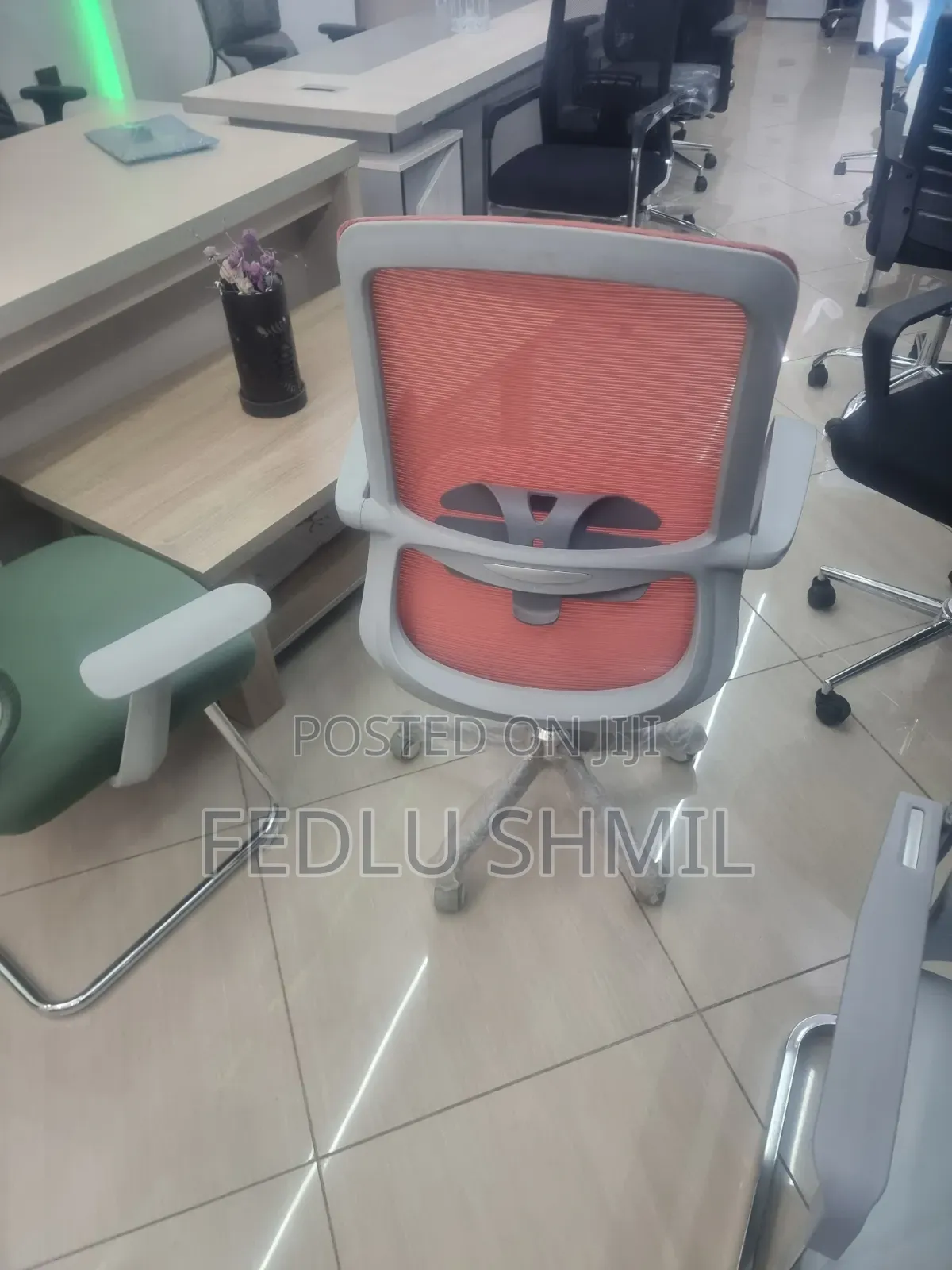 Office Medame Chris