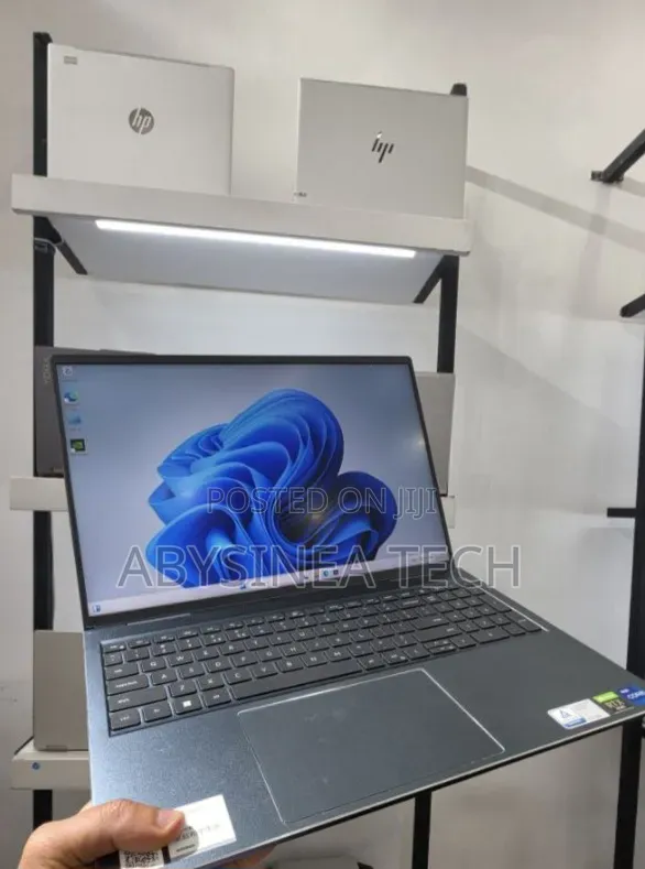 New Laptop Dell Inspiron 15 16GB Intel Core i7 SSD 512GB